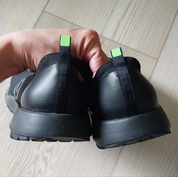 OOFOS OOmg Eezee Black Women's Slip-On Sneakers - Picture 5 of 7